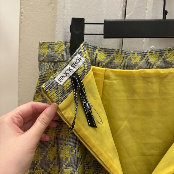 Houndstooth Fit and Flare Skirt (L) - Picture 5 of 11